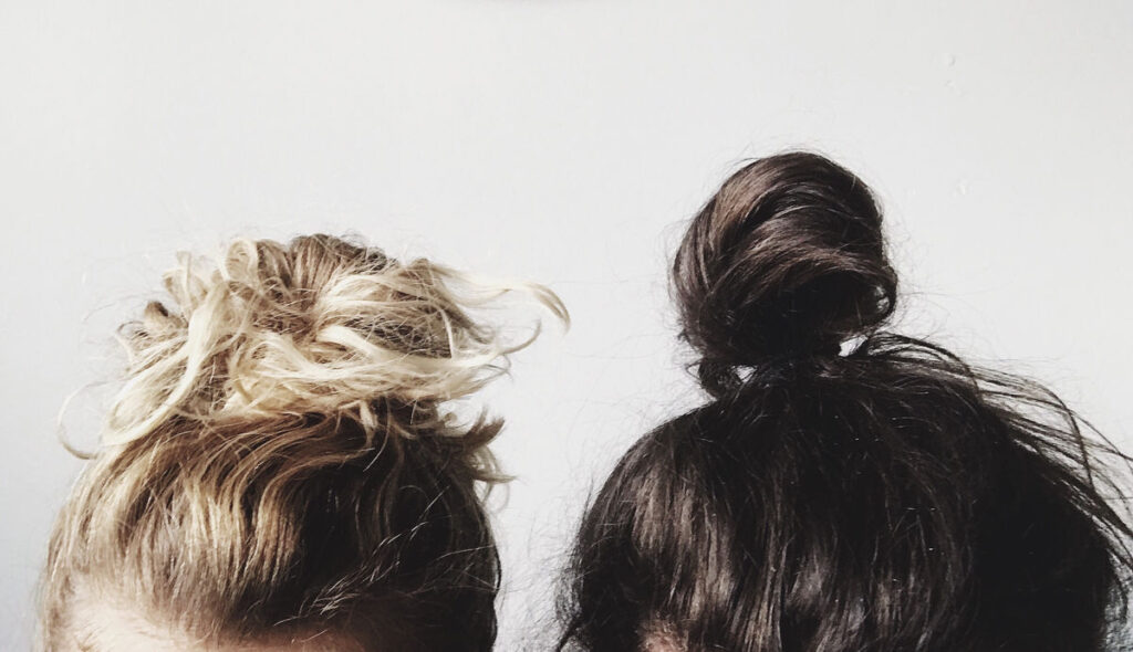 messy bun w 5 minut